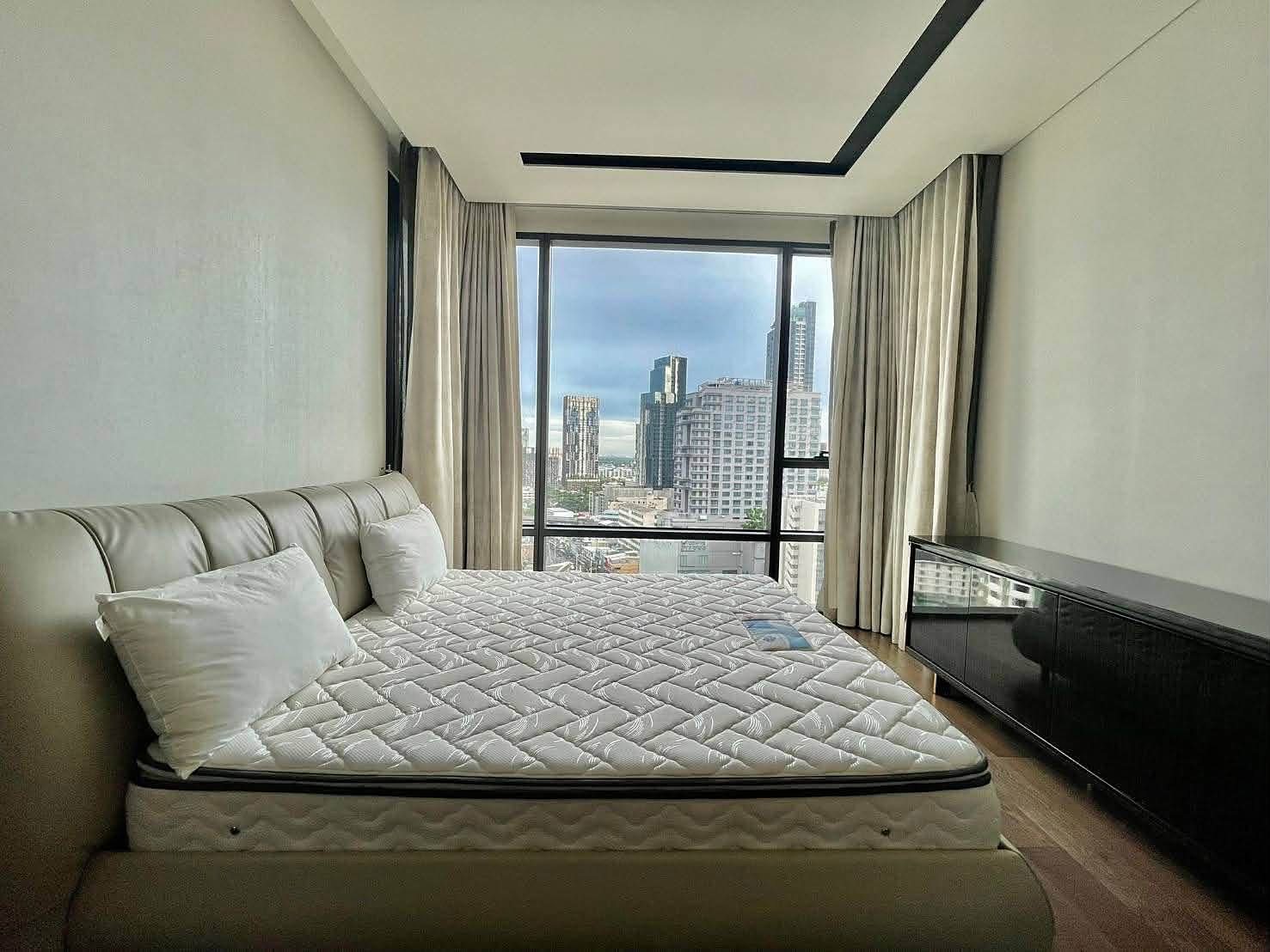 The Bangkok Thonglor: Master bedroom