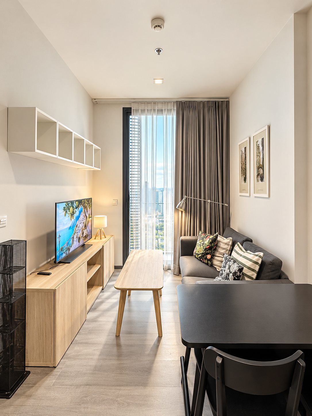 Edge Sukhumvit 23: Living area