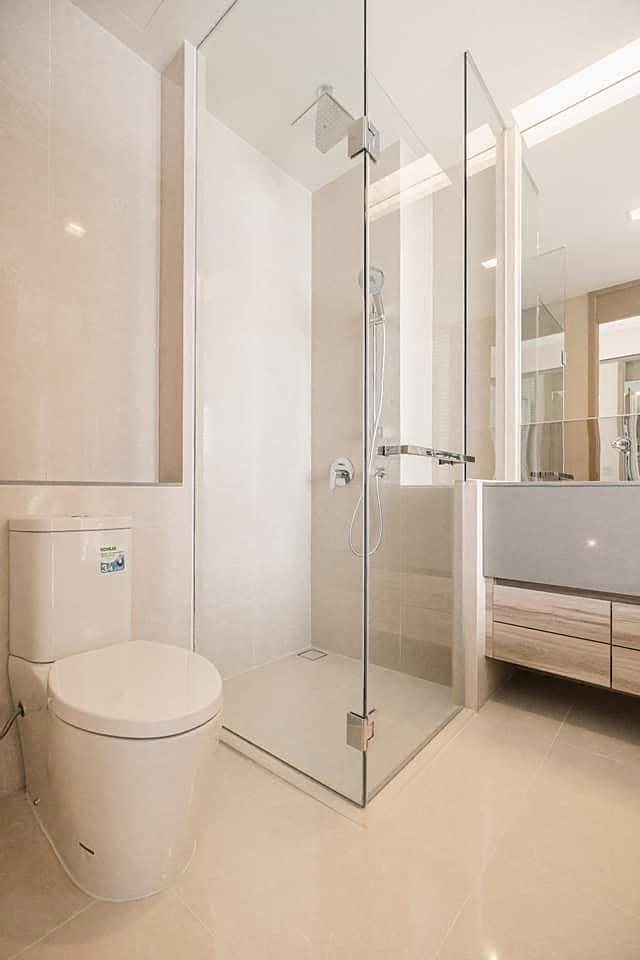 The Esse Asoke: Shower room