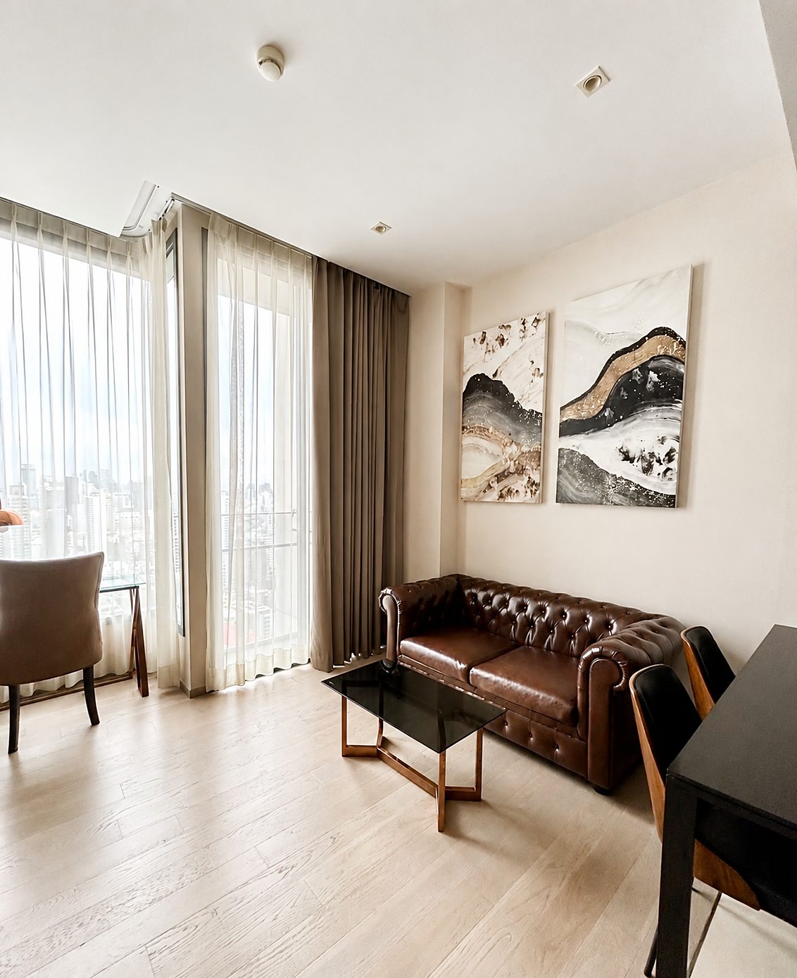 The Esse Asoke: Living area
