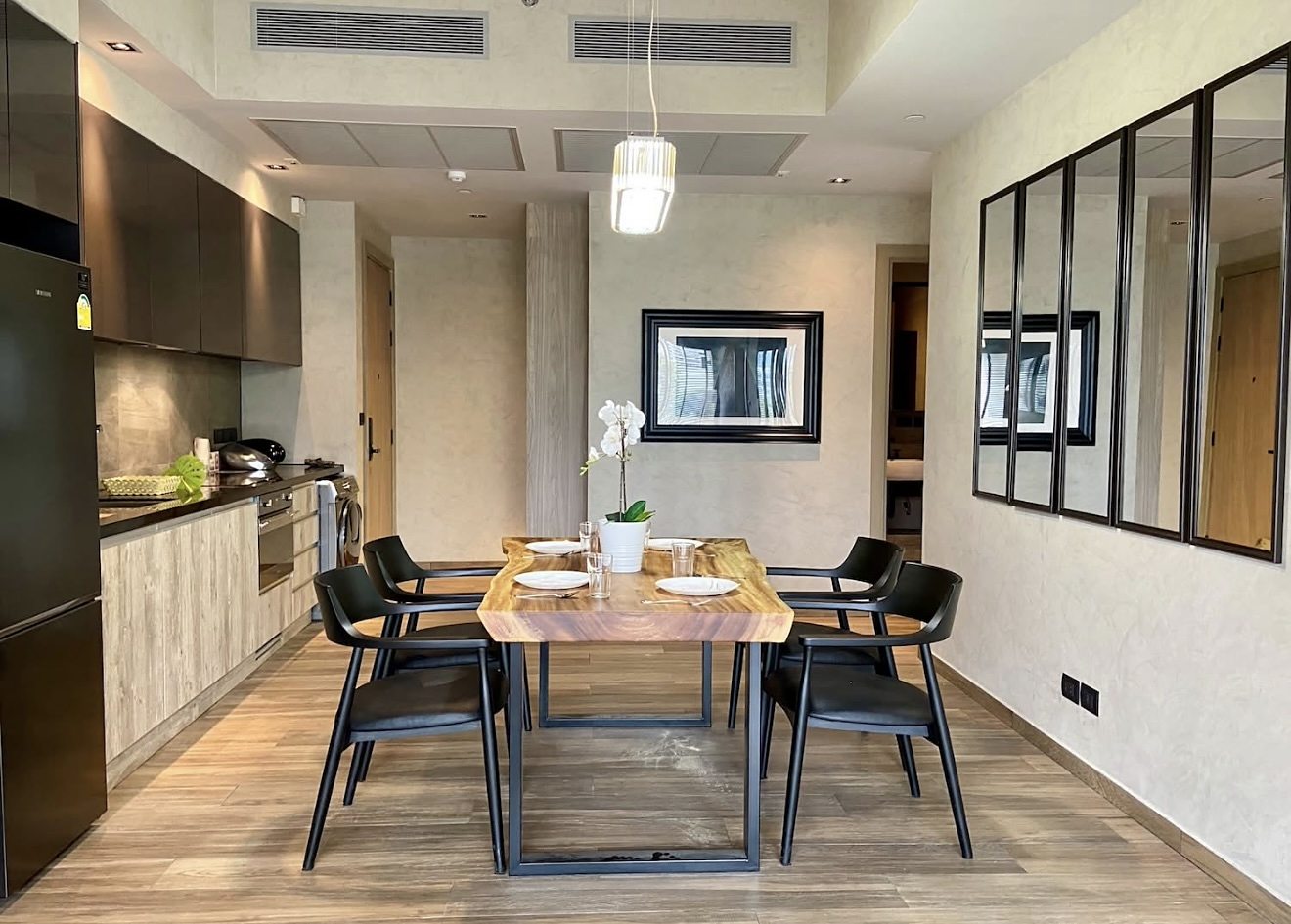 The Lofts Asoke: Dining area