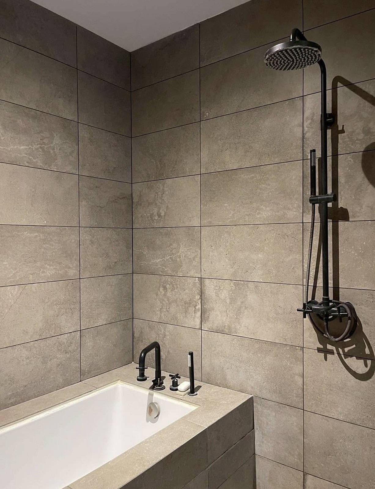 The Lofts Asoke: Bathroom