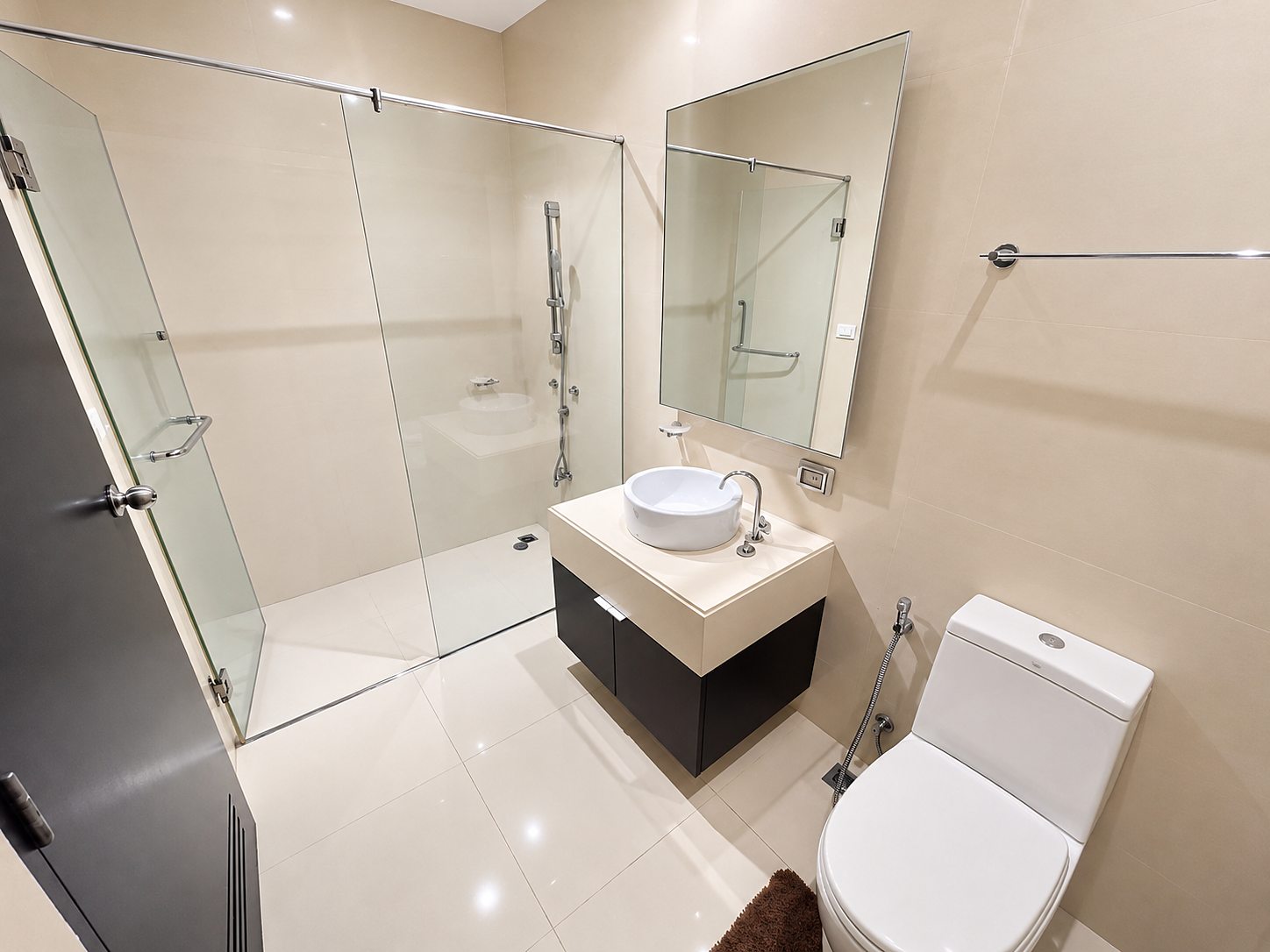 The Madison: Bathroom