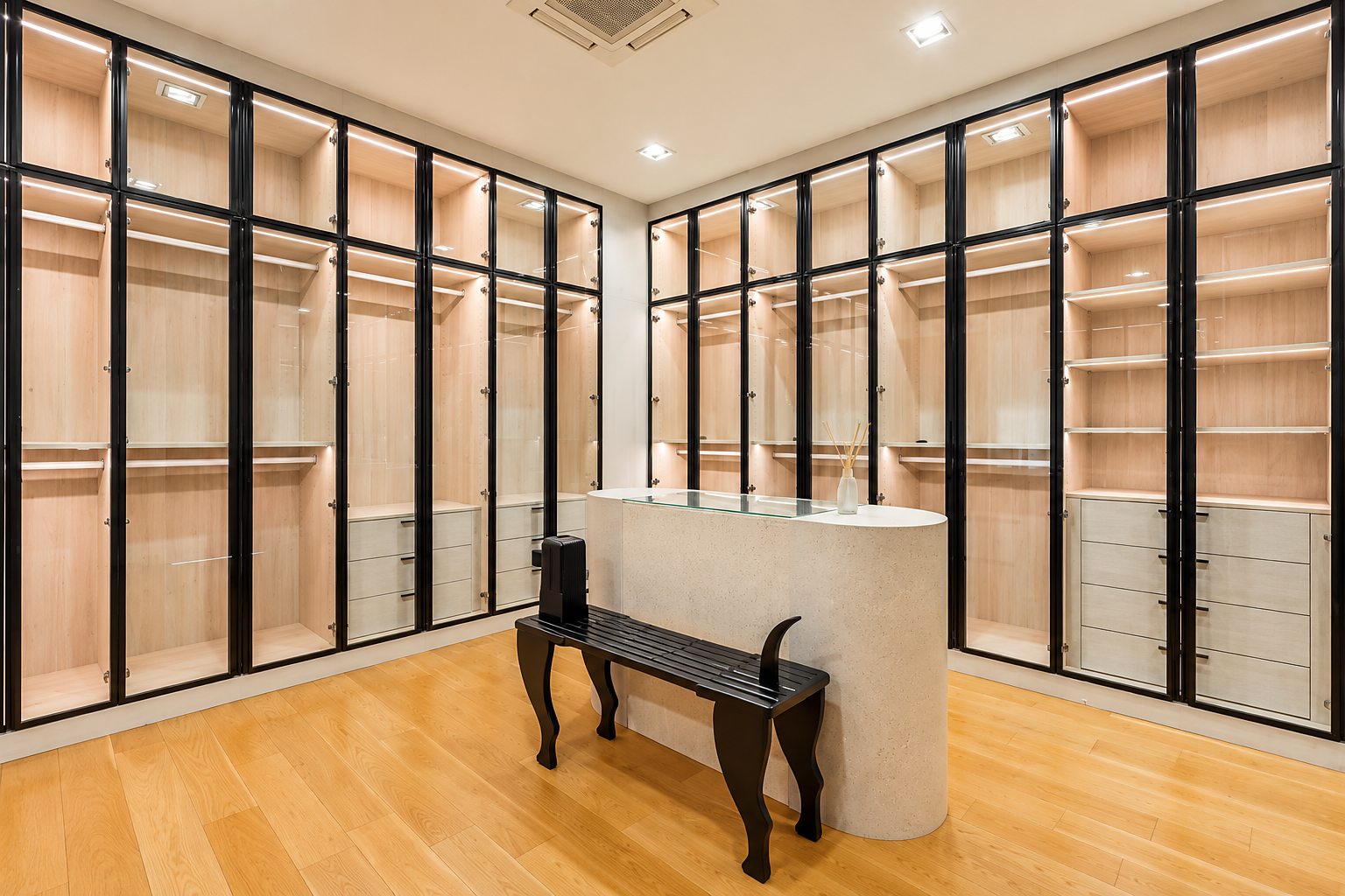 The Oasis House – Sukhumvit 71 / Pridi 26: Walk-in closet
