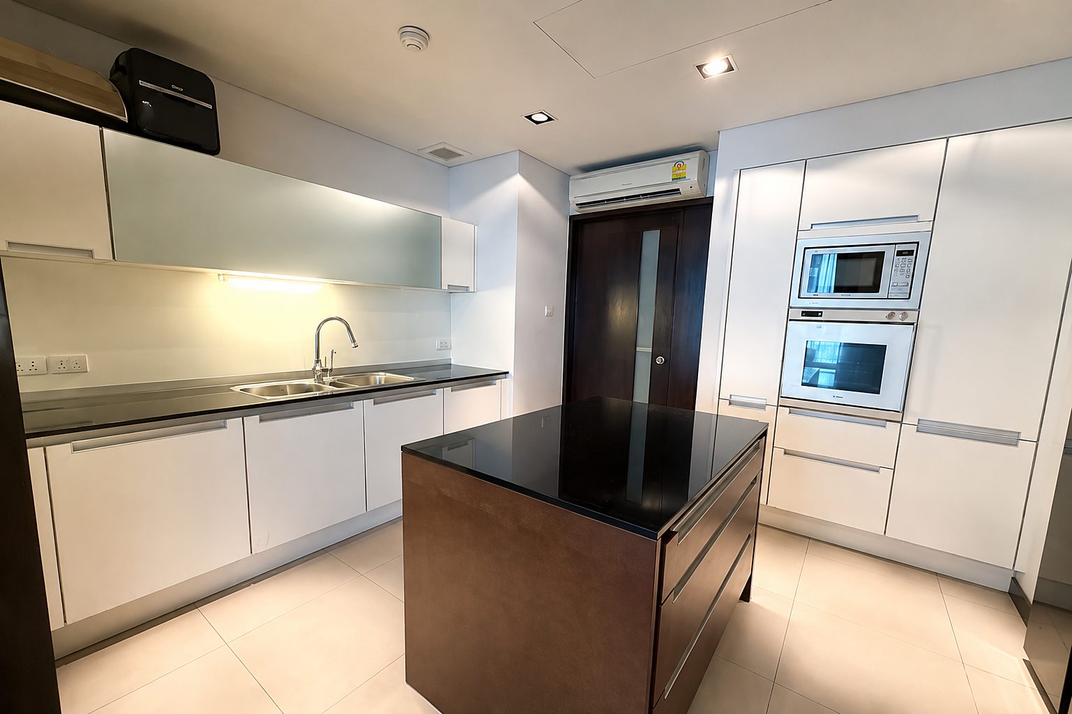 The Park Chidlom: Kitchen