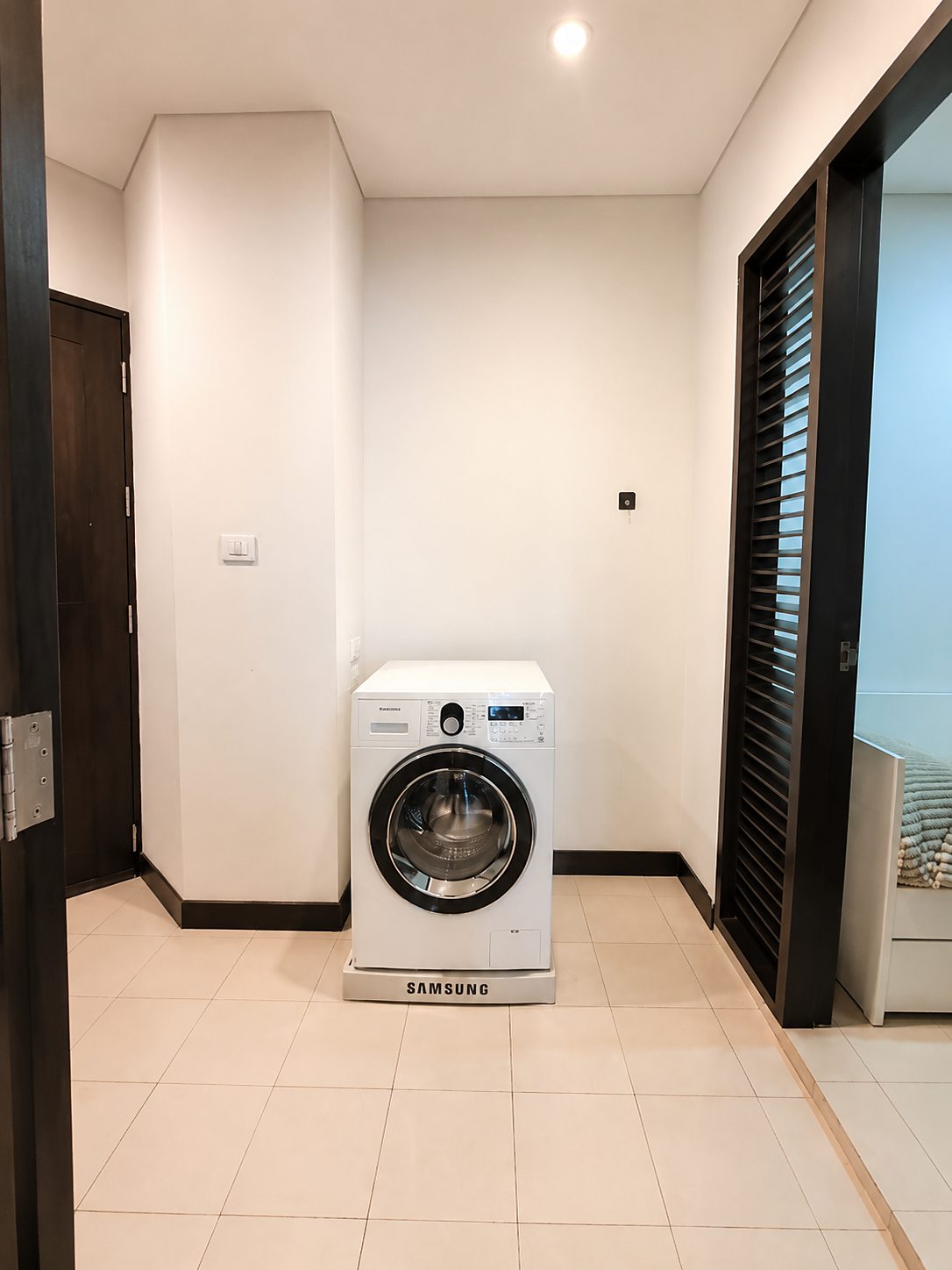 The Park Chidlom: Laundry area