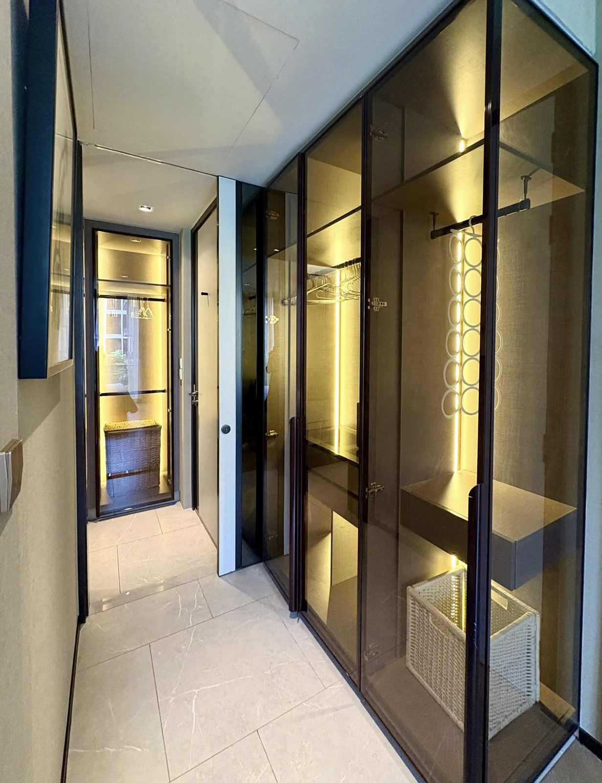 The Reserve 61 Hideaway: Walk-in closet