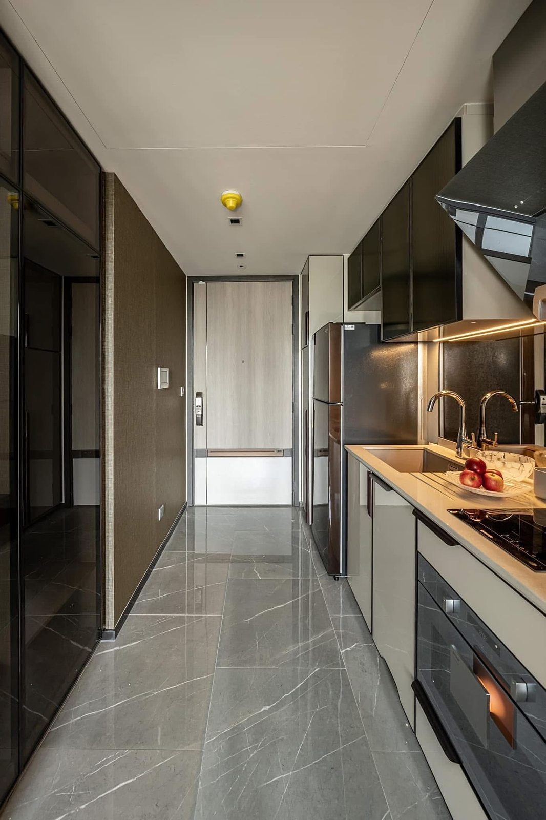 The Reserve Sukhumvit 61: Kitchen [show unit]