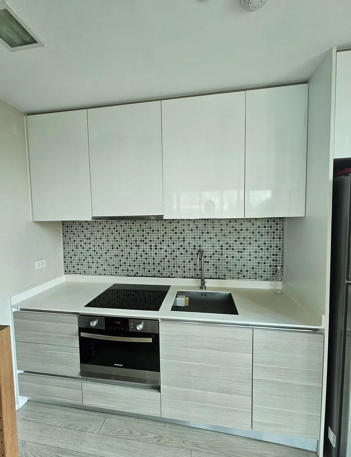 The Room Sukhumvit 21: Kitchen