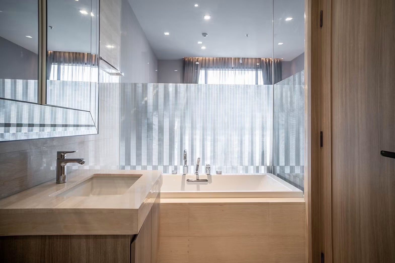 The XXXIX: Bathroom with bathtub