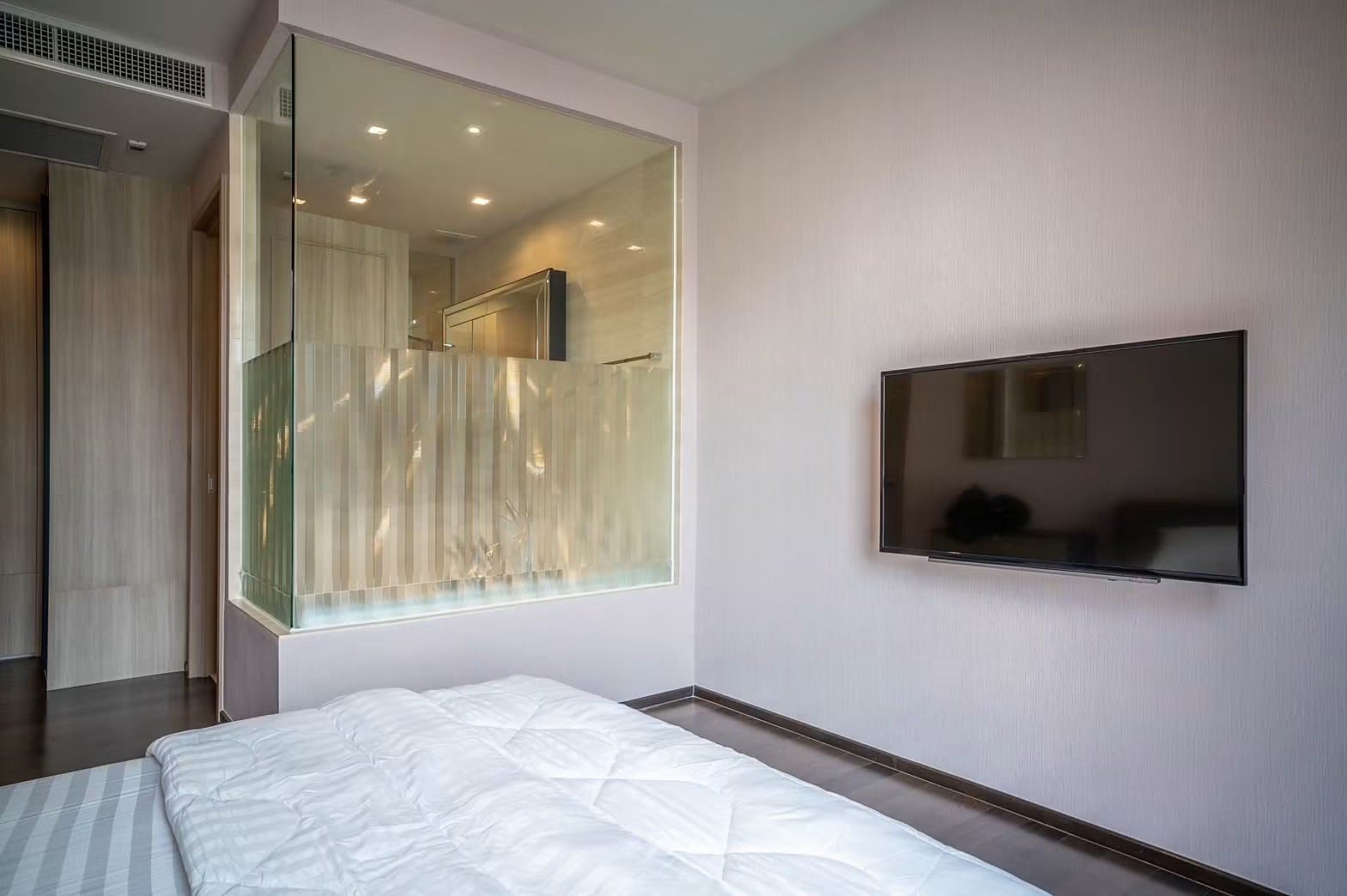 The XXXIX: Bedroom