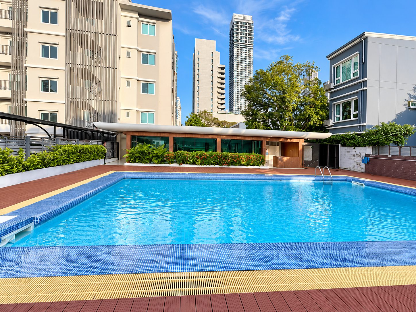 Thonglor Residence 21 · 2-Bedroom: Swimming pool