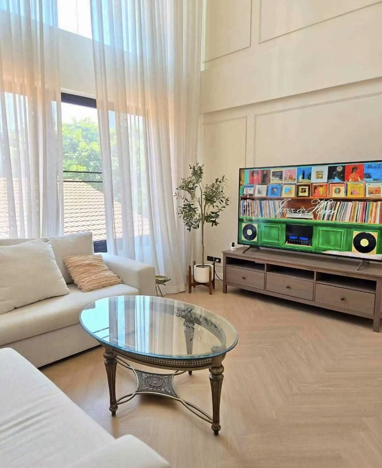 Townhome Sukhumvit 49 / Thonglor: Living room