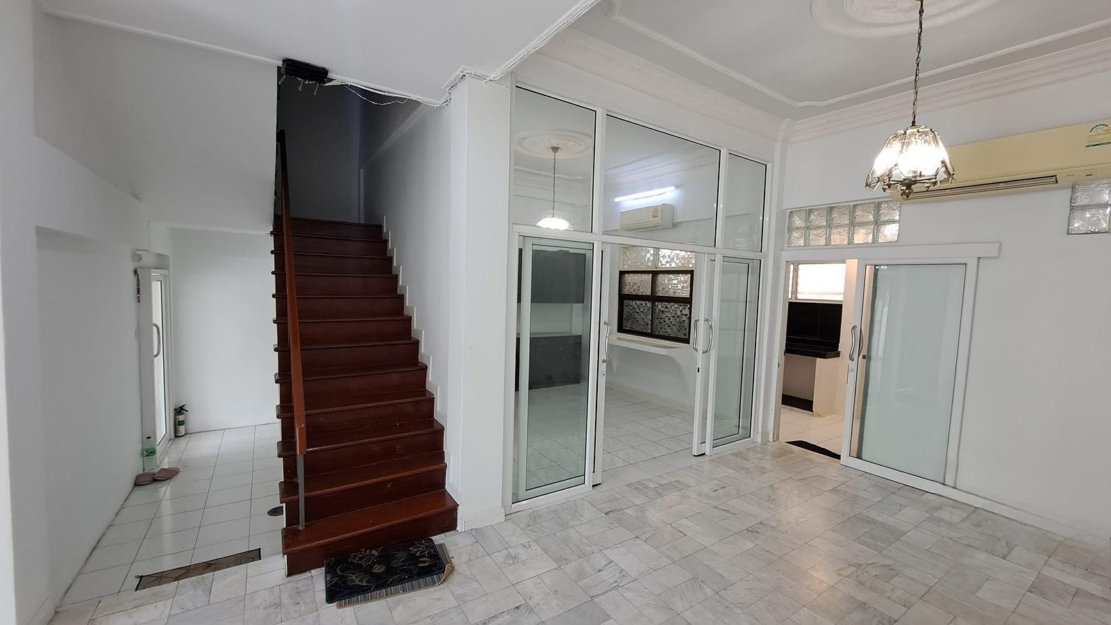 Townhouse / Home Office — Ekkamai 22: Ground floor hall