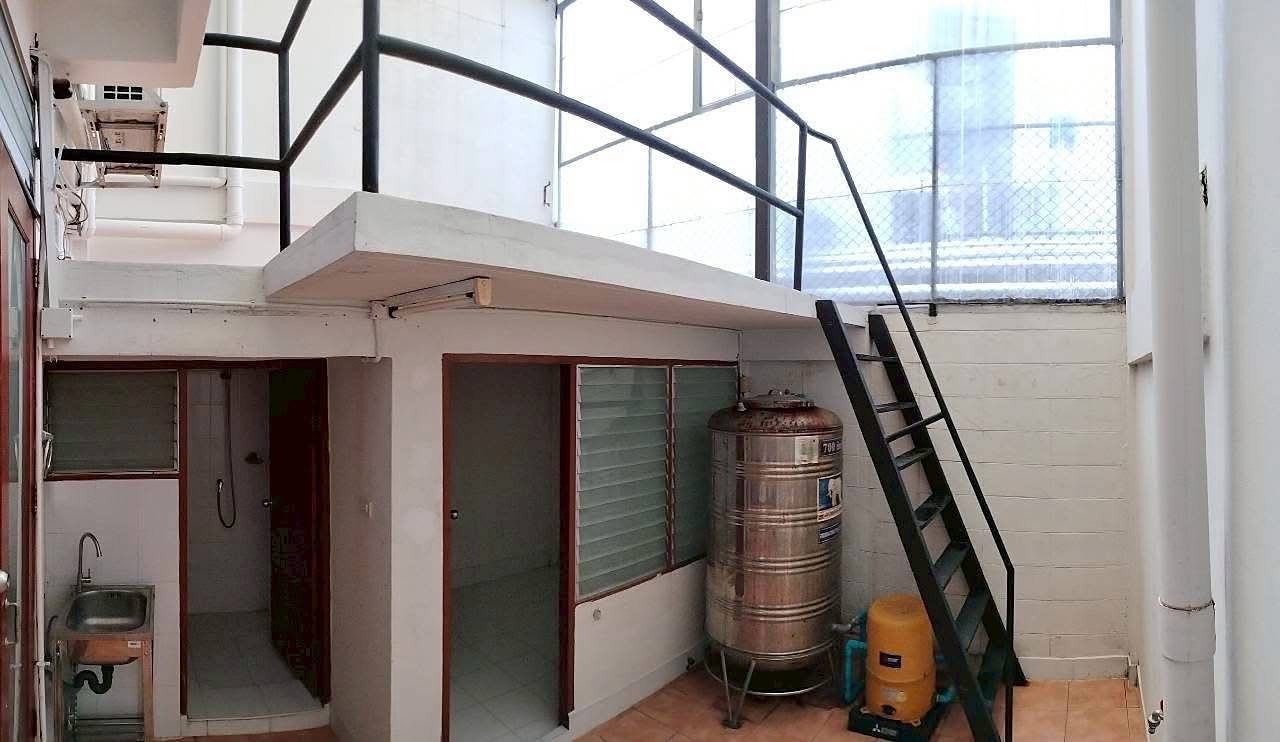 Townhouse — opposite Thonglor Soi 25 (exact address unknown): Rear utility area