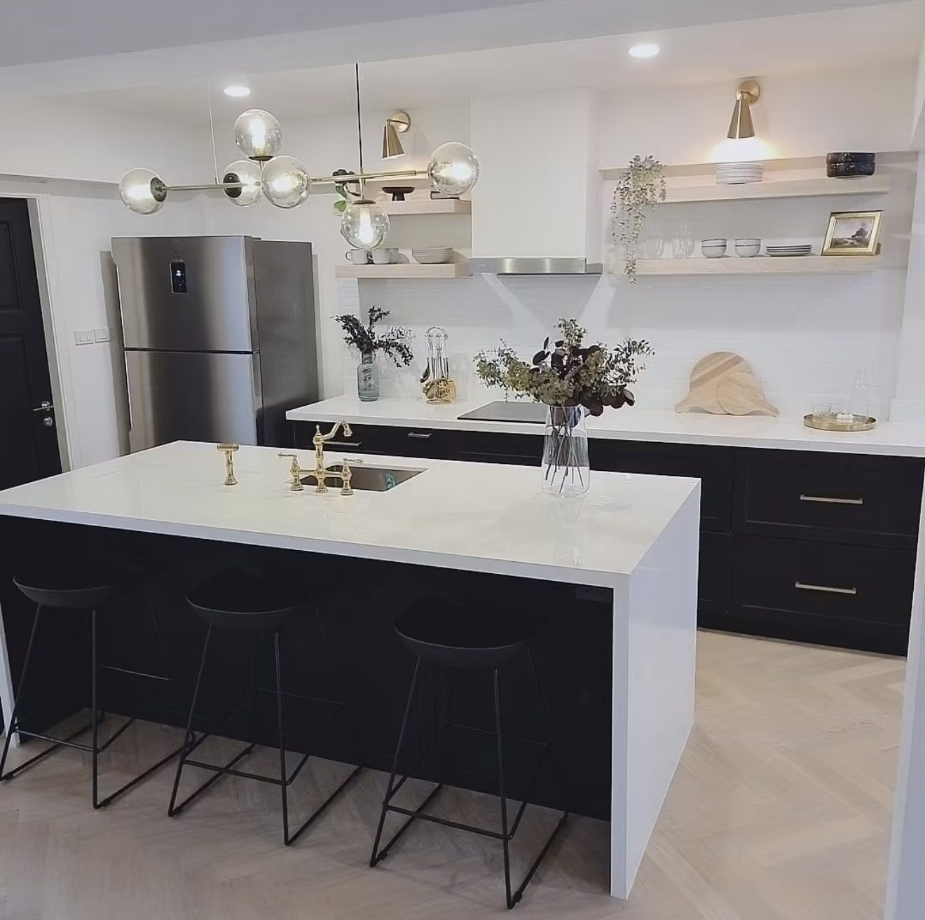 Townhouse — Pridi Banomyong 42 (house no. unknown): Kitchen with island