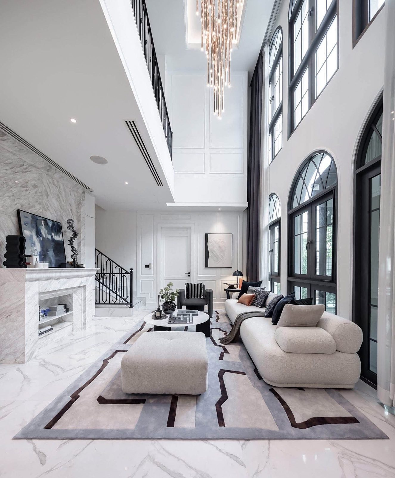 Ultra Luxury House Ekkamai 22: Double-height living room