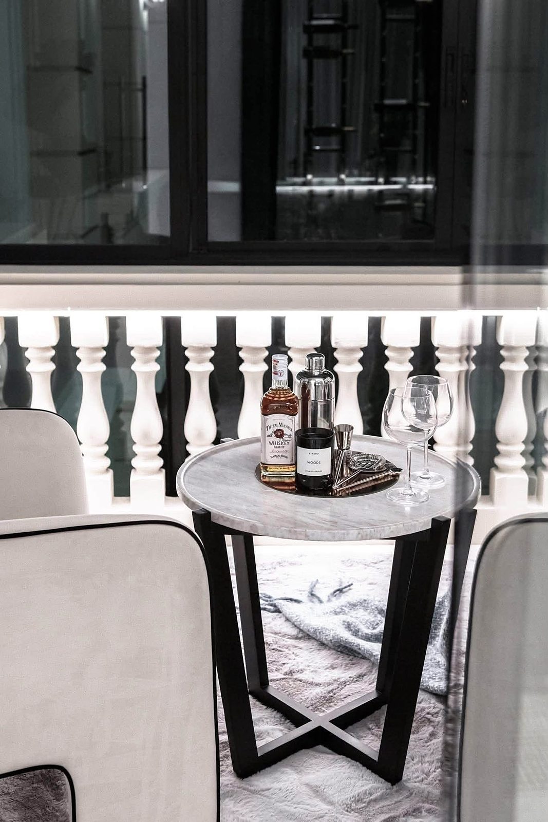 Ultra Luxury House Ekkamai 22: Balcony seating