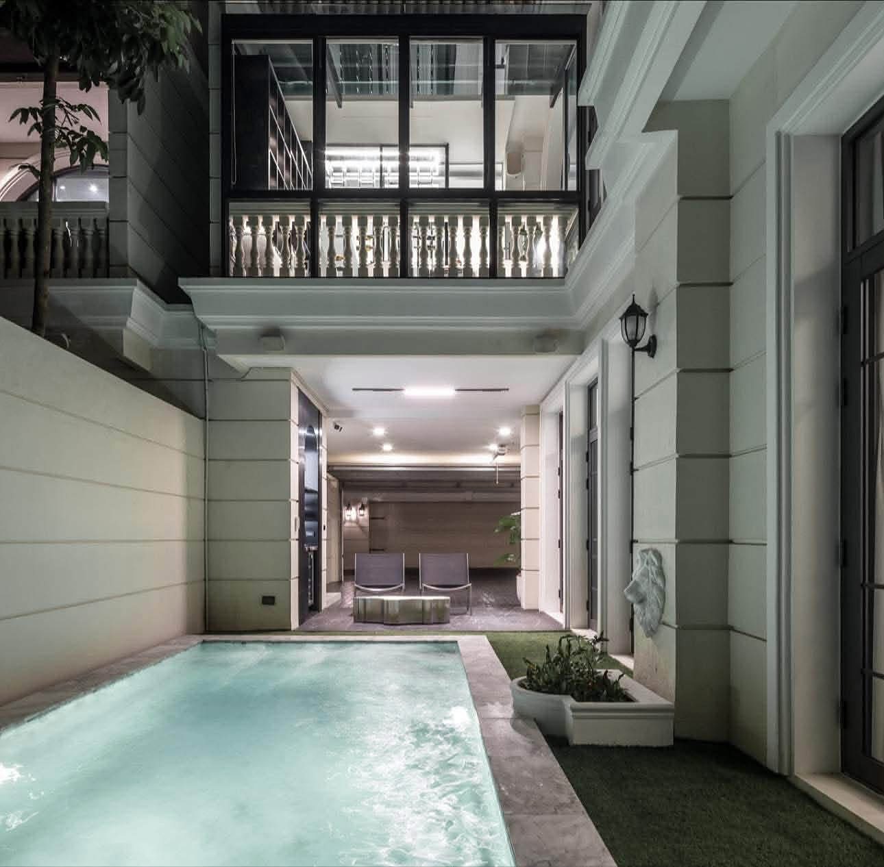 Ultra Luxury House Ekkamai 22: Private swimming pool