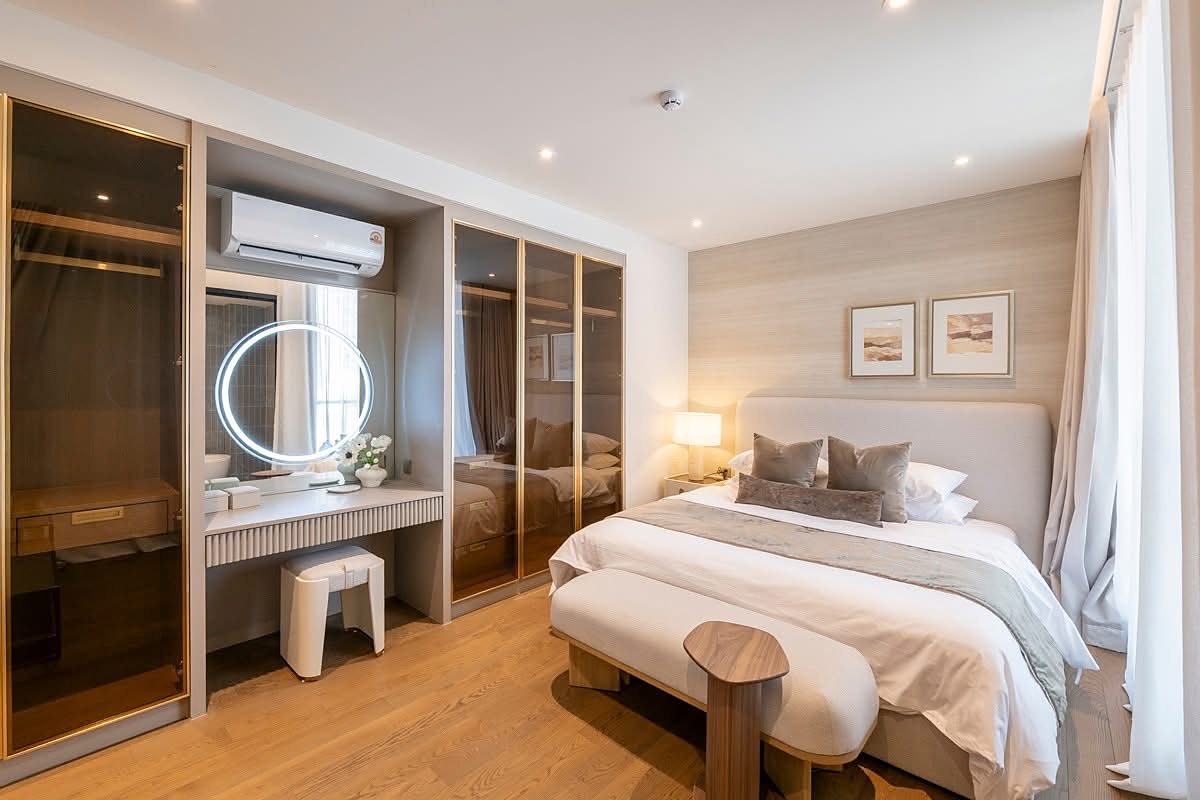 Via 34: Master bedroom