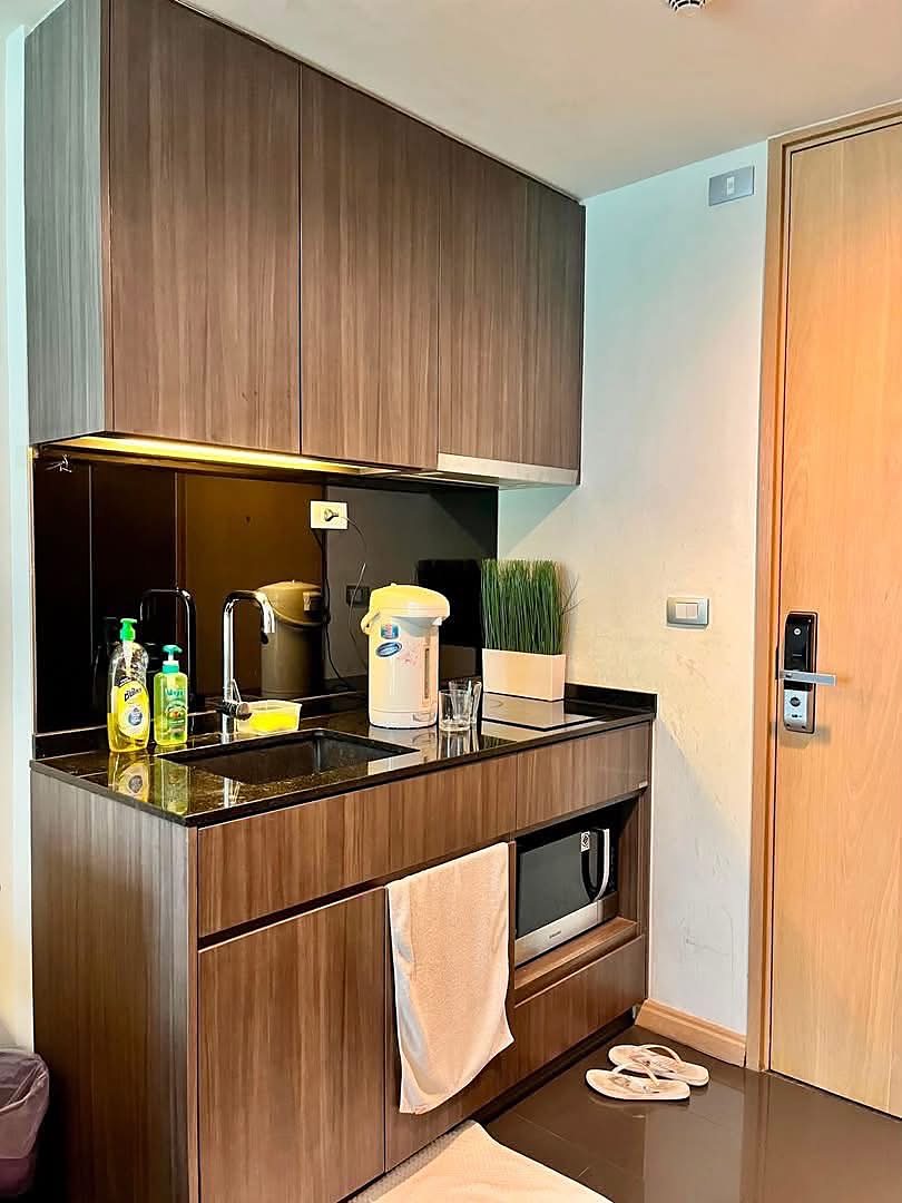 Via 49: Kitchen